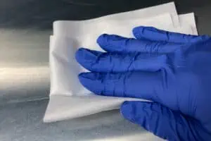 Reduce Cleanroom Contamination by Using High-Quality Wipes