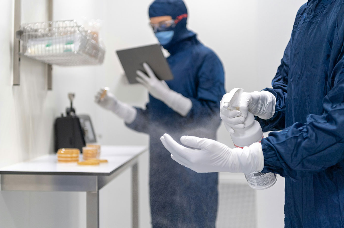 Different-Sources-of-Cleanroom-Contamination